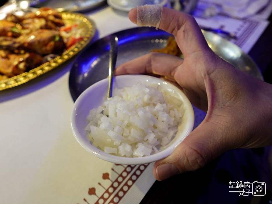 29台北吉阿亞努印度烤餅菠菜羊肉奶油雞肉咖哩脆餅薑黃飯.jpg
