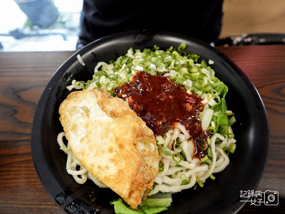 22三重美食張口吃豬油拌飯溫泉蛋麻辣乾拌麵丼飯.jpg
