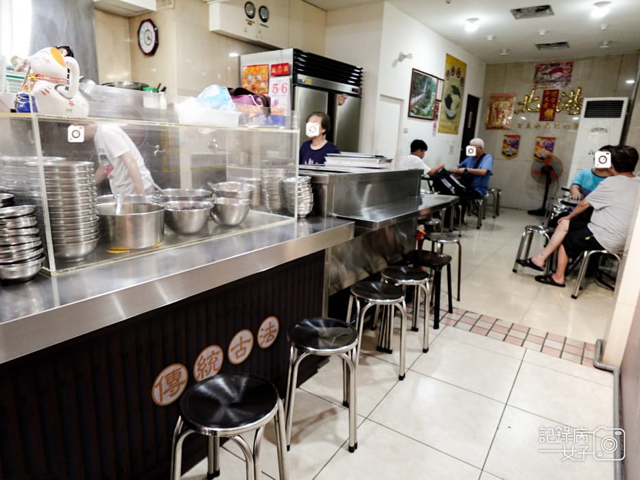 10萬華華西街美食老店北港甜湯燒麻糬芋頭米糕粥豆花.jpg