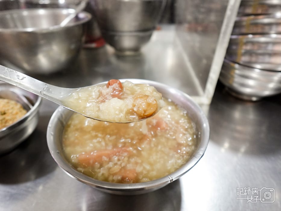 21萬華華西街美食老店北港甜湯燒麻糬芋頭米糕粥豆花.jpg