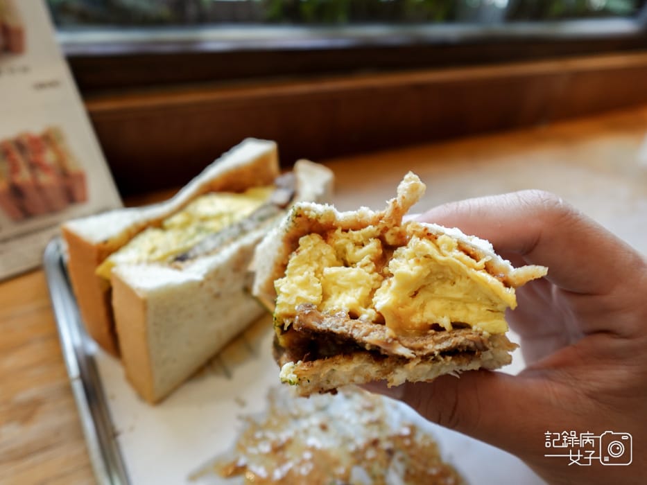 23台北早餐早午餐上山採覓花醬肉歐姆蛋起司三明治漢堡拿鐵.jpg