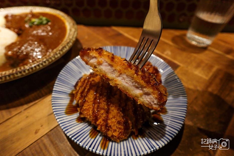 19大安區新高軒咖哩炸豬排咖哩飯牛柳燉黑豚豬肉溫泉蛋.jpg 19大安區新高軒咖哩炸豬排咖哩飯牛柳燉黑豚豬肉溫泉蛋.jpg