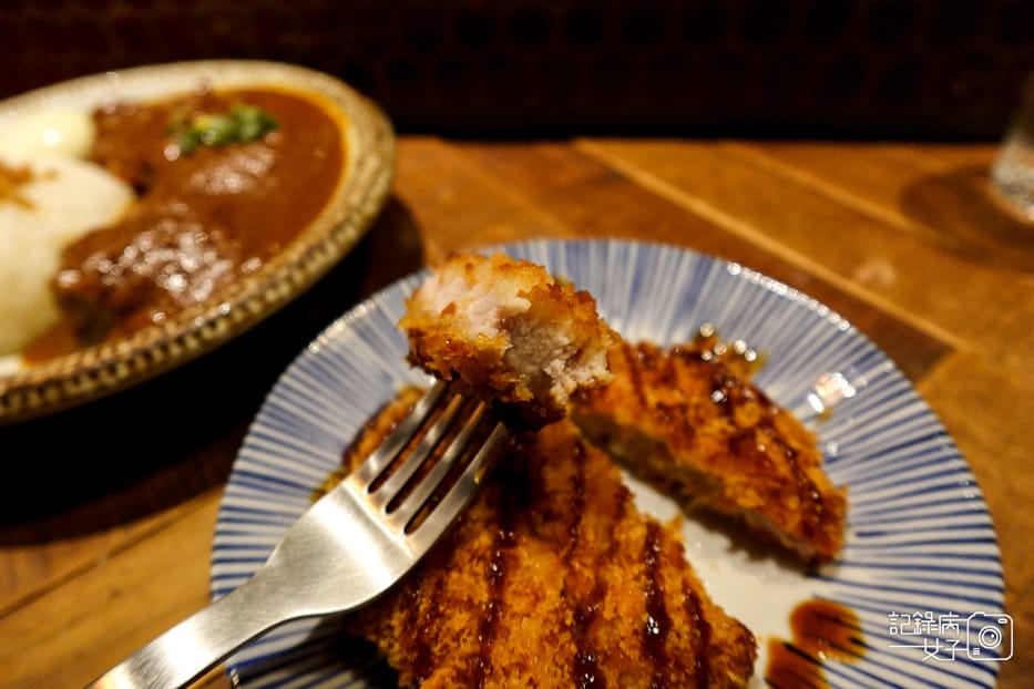 21大安區新高軒咖哩炸豬排咖哩飯牛柳燉黑豚豬肉溫泉蛋.jpg 21大安區新高軒咖哩炸豬排咖哩飯牛柳燉黑豚豬肉溫泉蛋.jpg