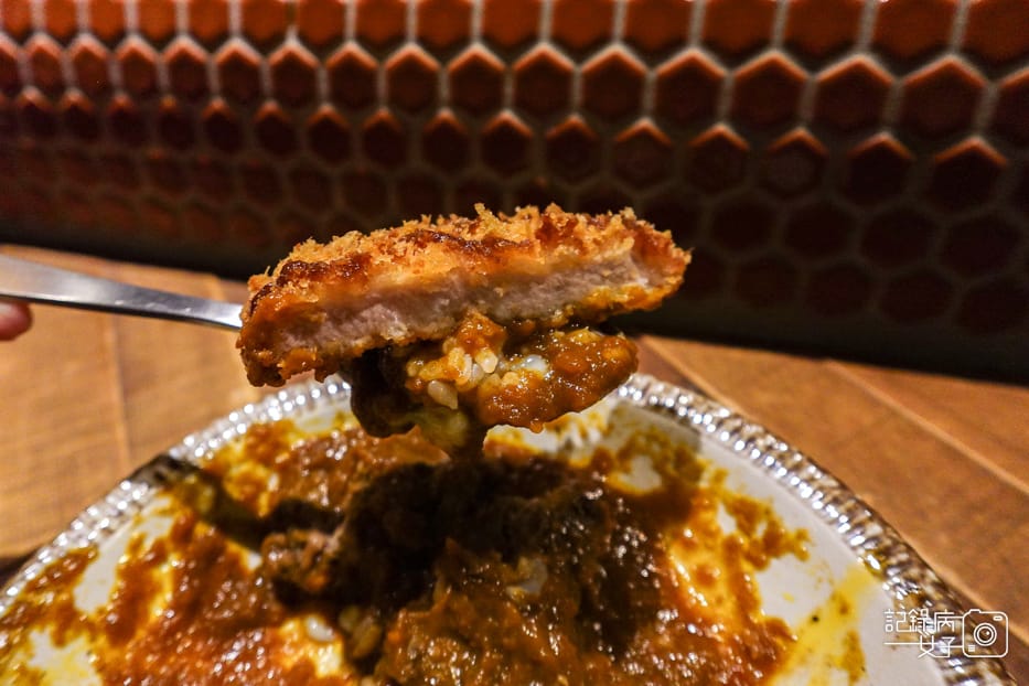 22大安區新高軒咖哩炸豬排咖哩飯牛柳燉黑豚豬肉溫泉蛋.jpg 22大安區新高軒咖哩炸豬排咖哩飯牛柳燉黑豚豬肉溫泉蛋.jpg