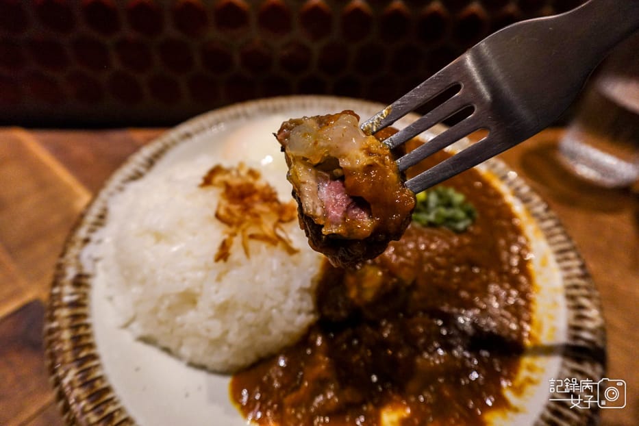 15大安區新高軒咖哩炸豬排咖哩飯牛柳燉黑豚豬肉溫泉蛋.jpg 15大安區新高軒咖哩炸豬排咖哩飯牛柳燉黑豚豬肉溫泉蛋.jpg