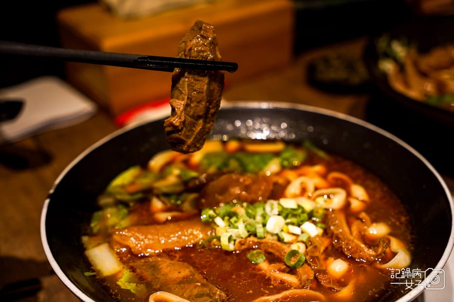 30基隆美食古月香熬粹牛肉麵三寶牛肉麵牛筋牛肚牛肉片.jpg 30基隆美食古月香熬粹牛肉麵三寶牛肉麵牛筋牛肚牛肉片.jpg