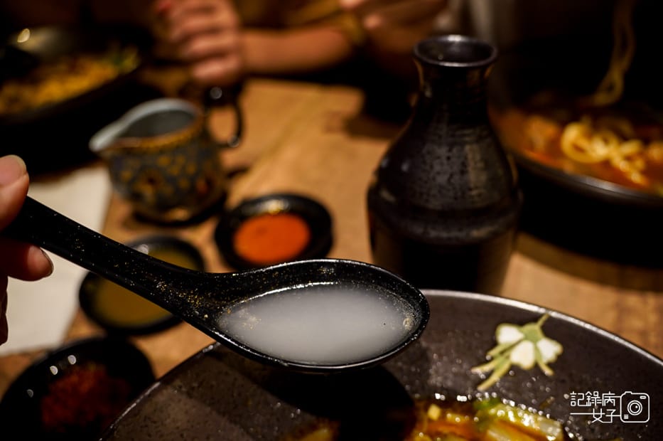 36基隆美食古月香熬粹牛肉麵三寶牛肉麵牛筋牛肚牛肉片.jpg 36基隆美食古月香熬粹牛肉麵三寶牛肉麵牛筋牛肚牛肉片.jpg