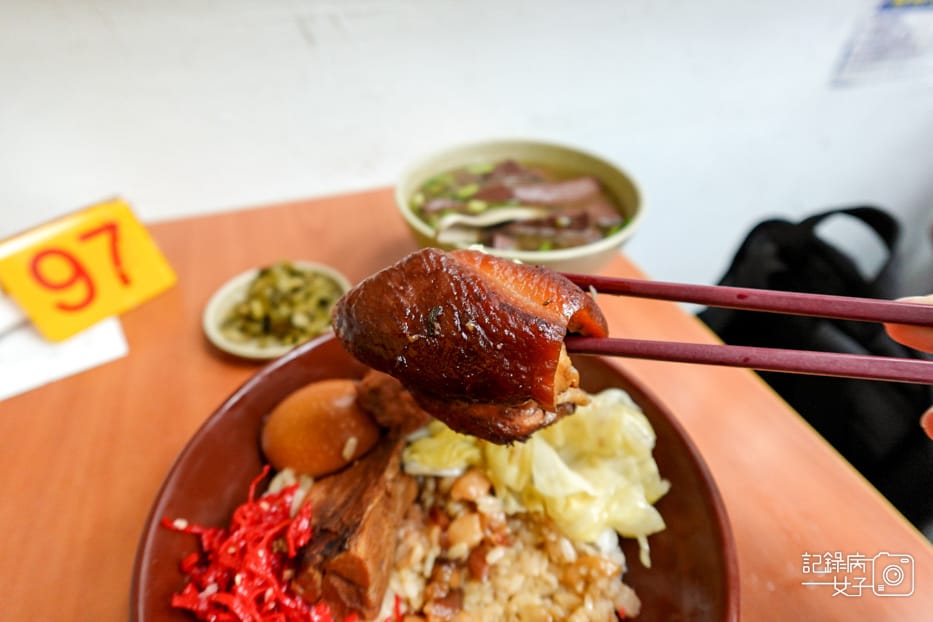 23台北大同區知名老店紅昌吉豬血湯腿庫飯.jpg 23台北大同區知名老店紅昌吉豬血湯腿庫飯.jpg