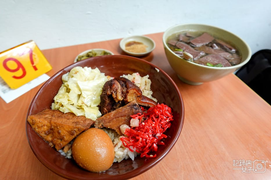 18台北大同區知名老店紅昌吉豬血湯腿庫飯.jpg 18台北大同區知名老店紅昌吉豬血湯腿庫飯.jpg