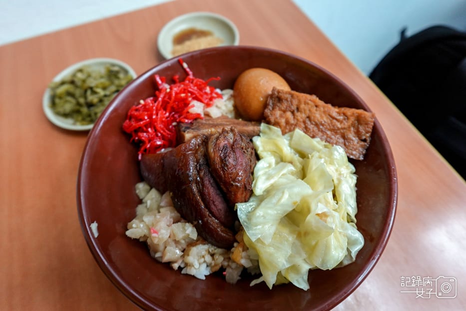 20台北大同區知名老店紅昌吉豬血湯腿庫飯.jpg 20台北大同區知名老店紅昌吉豬血湯腿庫飯.jpg