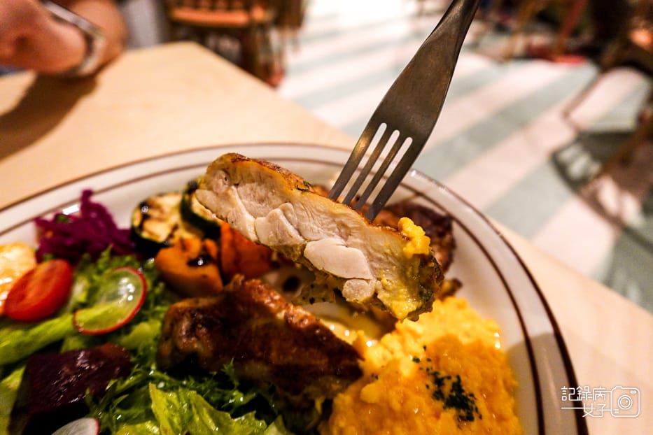 29南港Lalaport輪輪の町日式早午餐大車輪雞腿排法式吐司酪梨千層麵.jpg 29南港Lalaport輪輪の町日式早午餐大車輪雞腿排法式吐司酪梨千層麵.jpg