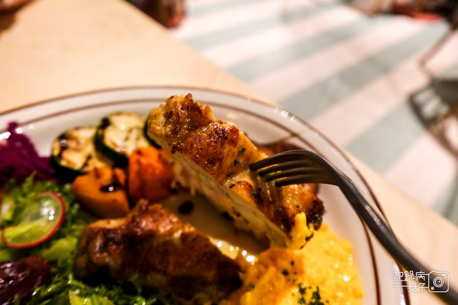 30南港Lalaport輪輪の町日式早午餐大車輪雞腿排法式吐司酪梨千層麵.jpg 30南港Lalaport輪輪の町日式早午餐大車輪雞腿排法式吐司酪梨千層麵.jpg