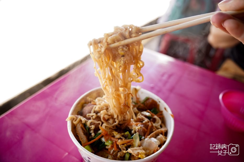 16金門美食炒泡麵合泉購物中心蛋狗蛋香.jpg