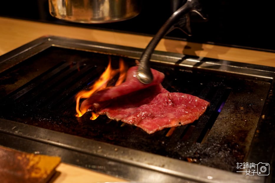 74台中EMPEROR和牛漢堡排肉月見和牛.jpg 74台中EMPEROR和牛漢堡排肉月見和牛.jpg