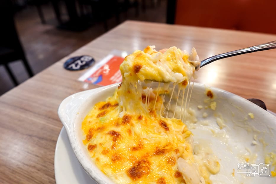 4東湖美食夯麵坊海鮮總匯白醬起司焗烤飯.jpg