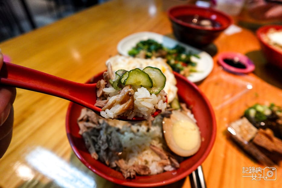 18新北三重美食新竹吳家鴨香飯鴨肉飯鴨肉炒飯冬粉韭菜鴨腸鴨肉丸湯.jpg 18新北三重美食新竹吳家鴨香飯鴨肉飯鴨肉炒飯冬粉韭菜鴨腸鴨肉丸湯.jpg