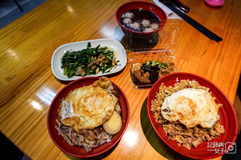 12新北三重美食新竹吳家鴨香飯鴨肉飯鴨肉炒飯冬粉韭菜鴨腸鴨肉丸湯.jpg 12新北三重美食新竹吳家鴨香飯鴨肉飯鴨肉炒飯冬粉韭菜鴨腸鴨肉丸湯.jpg