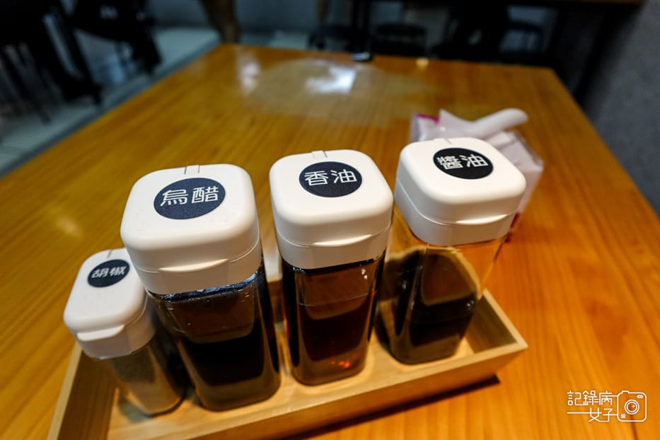 4新北三重美食新竹吳家鴨香飯鴨肉飯鴨肉炒飯冬粉韭菜鴨腸鴨肉丸湯.jpg 4新北三重美食新竹吳家鴨香飯鴨肉飯鴨肉炒飯冬粉韭菜鴨腸鴨肉丸湯.jpg