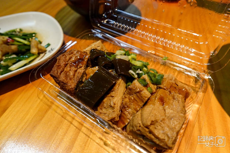 26新北三重美食新竹吳家鴨香飯鴨肉飯鴨肉炒飯冬粉韭菜鴨腸鴨肉丸湯.jpg 26新北三重美食新竹吳家鴨香飯鴨肉飯鴨肉炒飯冬粉韭菜鴨腸鴨肉丸湯.jpg