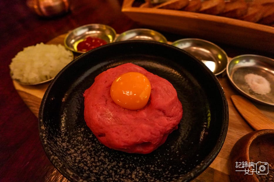 17台北捷克料理Divadlo捷克公寓韃靼生牛肉燉牛肉醃奶酪.jpg 17台北捷克料理Divadlo捷克公寓韃靼生牛肉燉牛肉醃奶酪.jpg