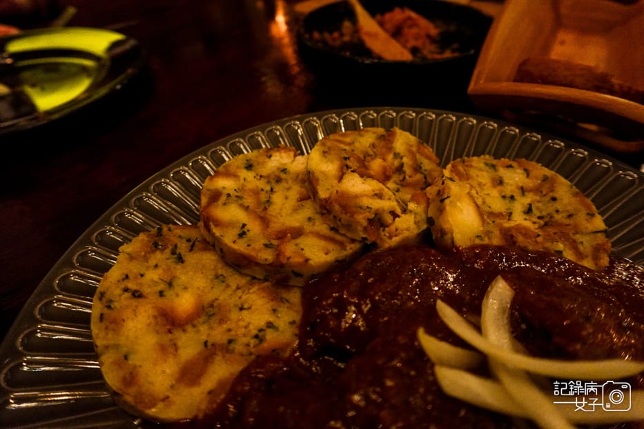 36燉牛肉佐麵糰子炸乳酪火腿薯條.jpg 36燉牛肉佐麵糰子炸乳酪火腿薯條.jpg