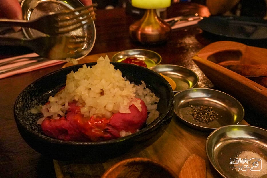 42台北捷克料理Divadlo捷克公寓韃靼生牛肉燉牛肉醃奶酪.jpg 42台北捷克料理Divadlo捷克公寓韃靼生牛肉燉牛肉醃奶酪.jpg