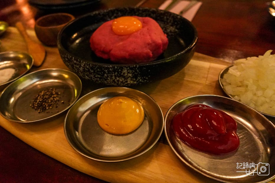 18台北捷克料理Divadlo捷克公寓韃靼生牛肉燉牛肉醃奶酪.jpg 18台北捷克料理Divadlo捷克公寓韃靼生牛肉燉牛肉醃奶酪.jpg