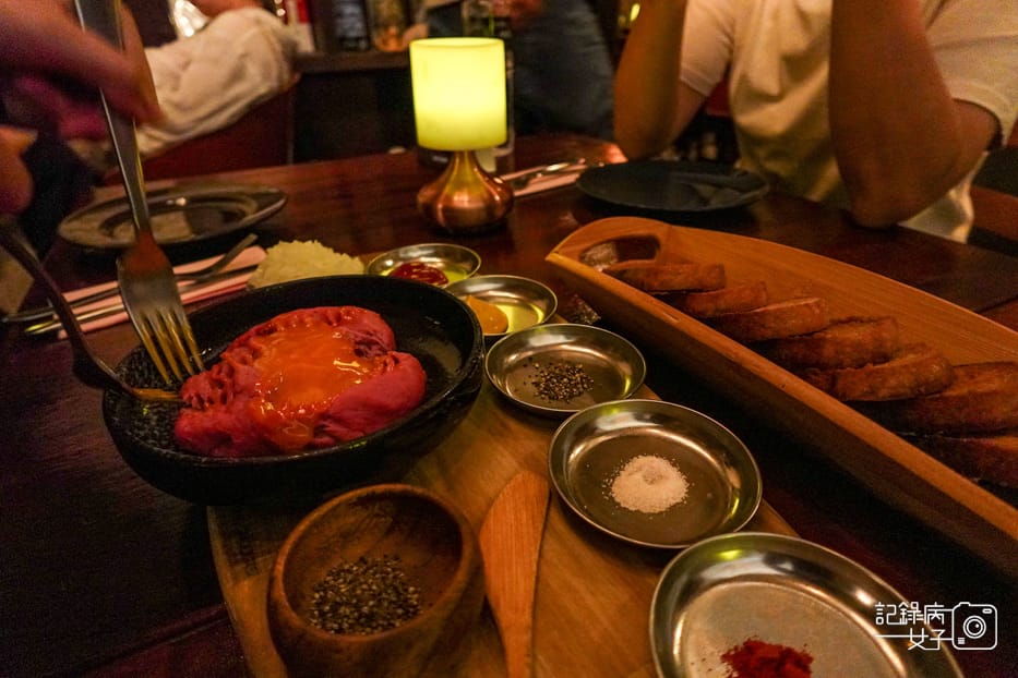 20台北捷克料理Divadlo捷克公寓韃靼生牛肉燉牛肉醃奶酪.jpg 20台北捷克料理Divadlo捷克公寓韃靼生牛肉燉牛肉醃奶酪.jpg