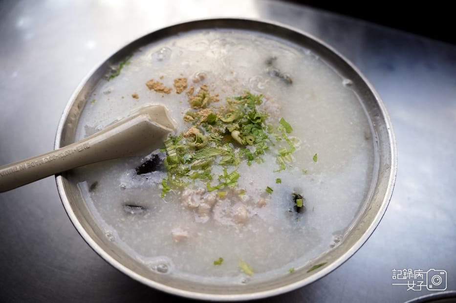 14金門早餐美食永春廣東粥特色粥糜招牌廣東粥皮蛋瘦肉粥.jpg