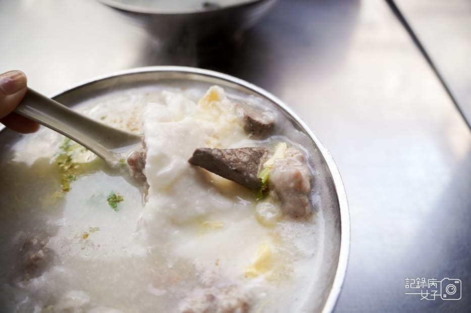 12金門早餐美食永春廣東粥特色粥糜招牌廣東粥皮蛋瘦肉粥.jpg