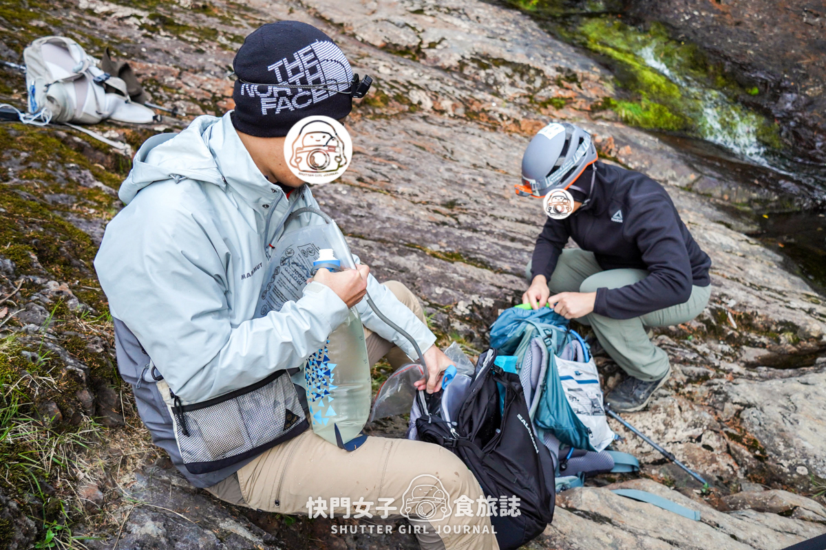 【雪山北峰】雪北單攻 x 穿越黑森林碎石坡 x 欣賞高山杜鵑圈谷 x 可愛夢幻雪北山屋 - 第22張圖 【雪山北峰】雪北單攻 x 穿越黑森林碎石坡 x 欣賞高山杜鵑圈谷 x 可愛夢幻雪北山屋