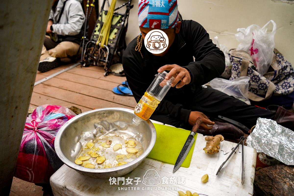【雪山北峰】雪北單攻 x 穿越黑森林碎石坡 x 欣賞高山杜鵑圈谷 x 可愛夢幻雪北山屋 - 第52張圖 【雪山北峰】雪北單攻 x 穿越黑森林碎石坡 x 欣賞高山杜鵑圈谷 x 可愛夢幻雪北山屋