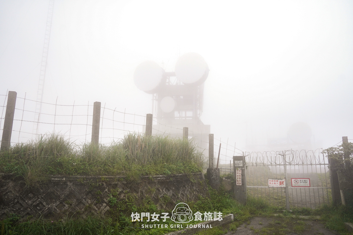【大屯山連峰步道】陽明山小百岳大屯山主峰 x 台北大縱走第二段 x 挑戰西峰南峰濕滑拉繩泥巴地形