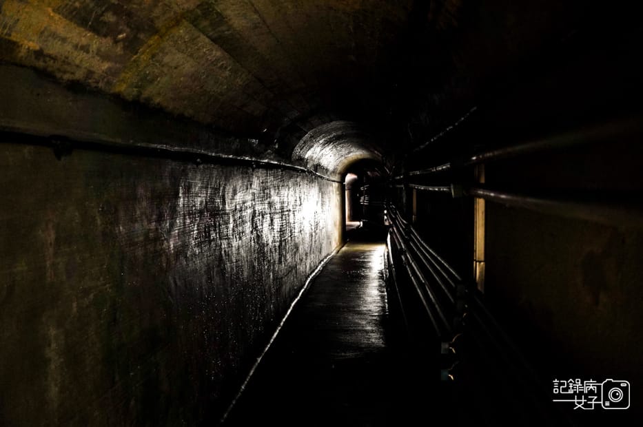 7金門金城民防坑道體驗摸黑炮擊聲走完隧道.jpg