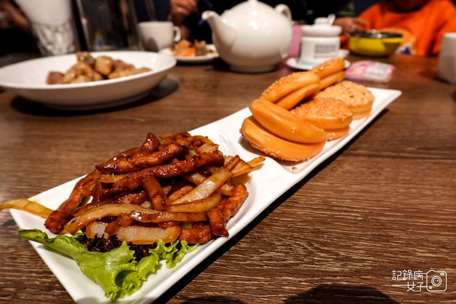 26金絲麥片蝦糖醋松鼠魚黃金荷葉包肉絲刈包.jpg 26金絲麥片蝦糖醋松鼠魚黃金荷葉包肉絲刈包.jpg