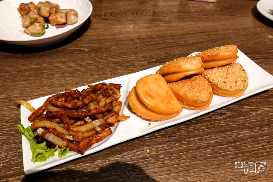 25金絲麥片蝦糖醋松鼠魚黃金荷葉包肉絲刈包.jpg 25金絲麥片蝦糖醋松鼠魚黃金荷葉包肉絲刈包.jpg