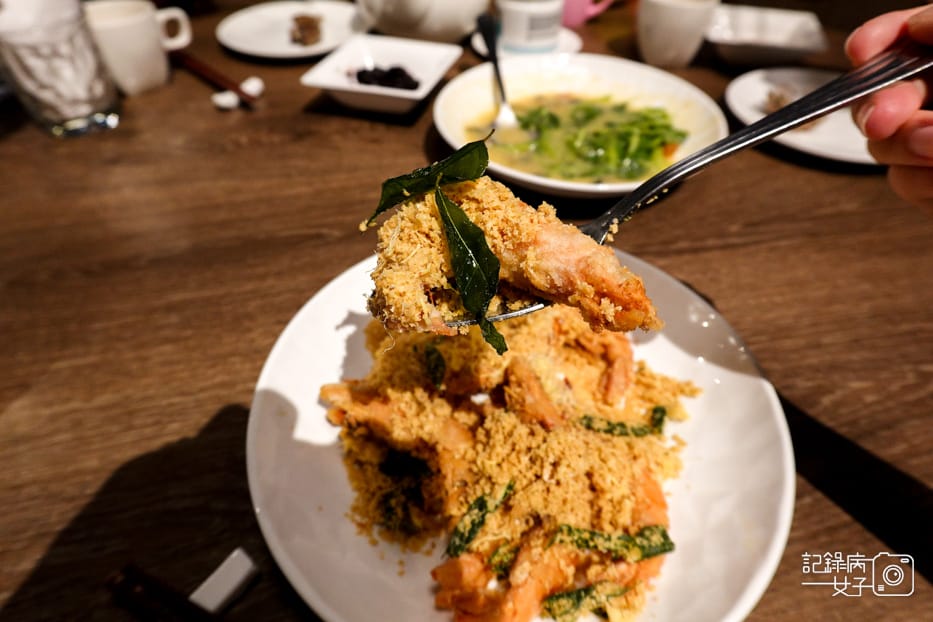 20金絲麥片蝦糖醋松鼠魚黃金荷葉包肉絲刈包.jpg 20金絲麥片蝦糖醋松鼠魚黃金荷葉包肉絲刈包.jpg