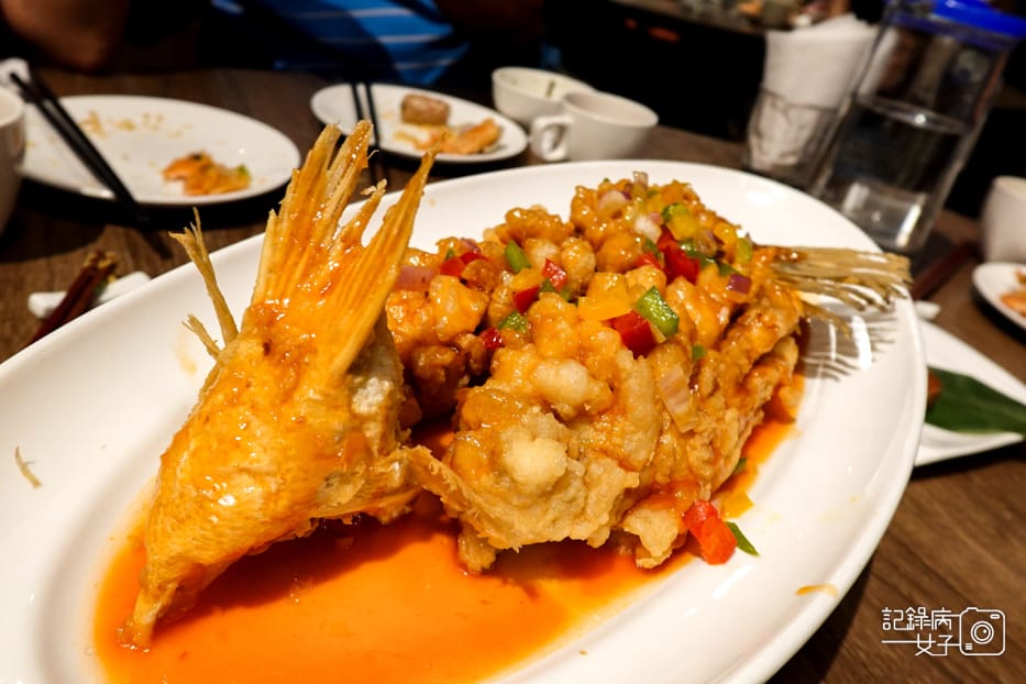 22金絲麥片蝦糖醋松鼠魚黃金荷葉包肉絲刈包.jpg 22金絲麥片蝦糖醋松鼠魚黃金荷葉包肉絲刈包.jpg