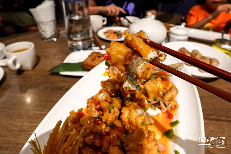 24金絲麥片蝦糖醋松鼠魚黃金荷葉包肉絲刈包.jpg 24金絲麥片蝦糖醋松鼠魚黃金荷葉包肉絲刈包.jpg