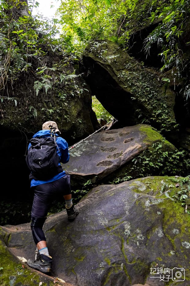 14桃園新竹小百岳石牛山步道拉繩攀岩五寮尖.jpg