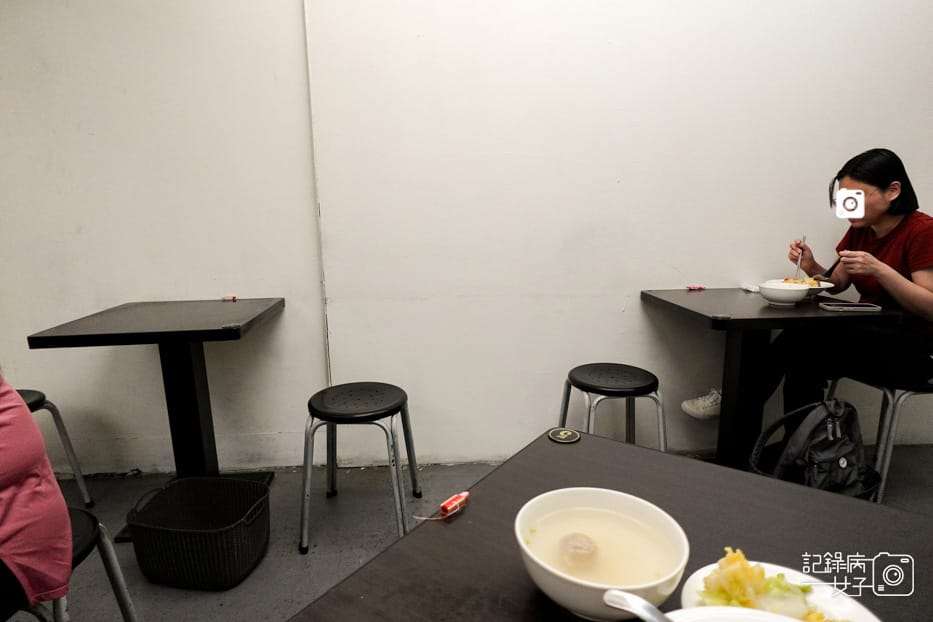 11通化臨江街夜市梁鑫雞肉飯專門店海南雞醬油膏雞腿.jpg 11通化臨江街夜市梁鑫雞肉飯專門店海南雞醬油膏雞腿.jpg