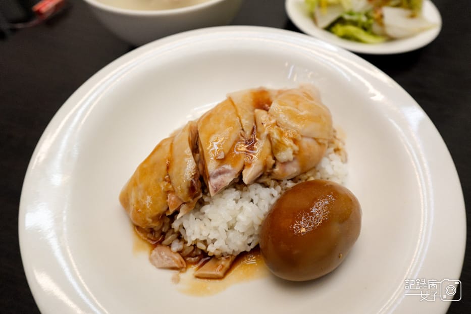 15通化臨江街夜市梁鑫雞肉飯專門店海南雞醬油膏雞腿.jpg 15通化臨江街夜市梁鑫雞肉飯專門店海南雞醬油膏雞腿.jpg