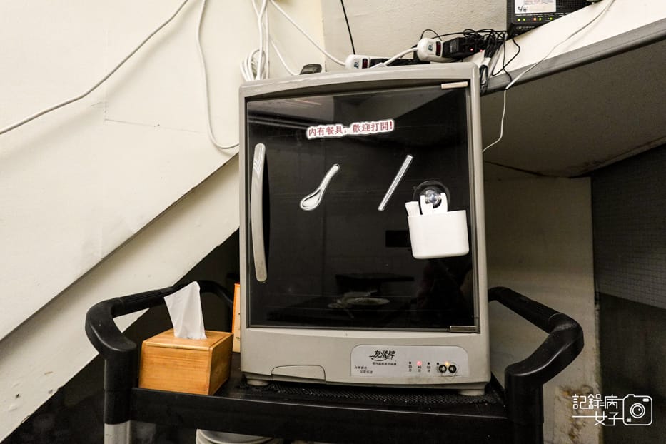 12通化臨江街夜市梁鑫雞肉飯專門店海南雞醬油膏雞腿.jpg 12通化臨江街夜市梁鑫雞肉飯專門店海南雞醬油膏雞腿.jpg