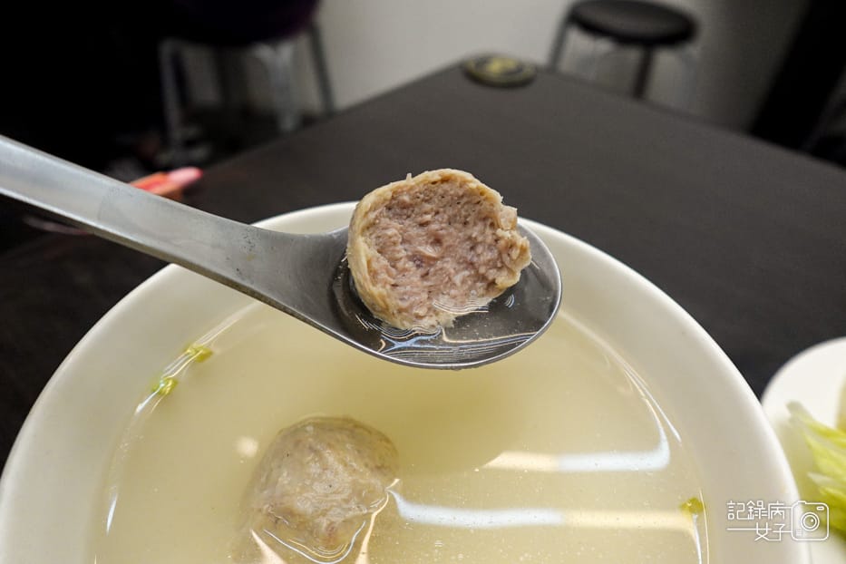 23通化臨江街夜市梁鑫雞肉飯專門店海南雞醬油膏雞腿.jpg 23通化臨江街夜市梁鑫雞肉飯專門店海南雞醬油膏雞腿.jpg