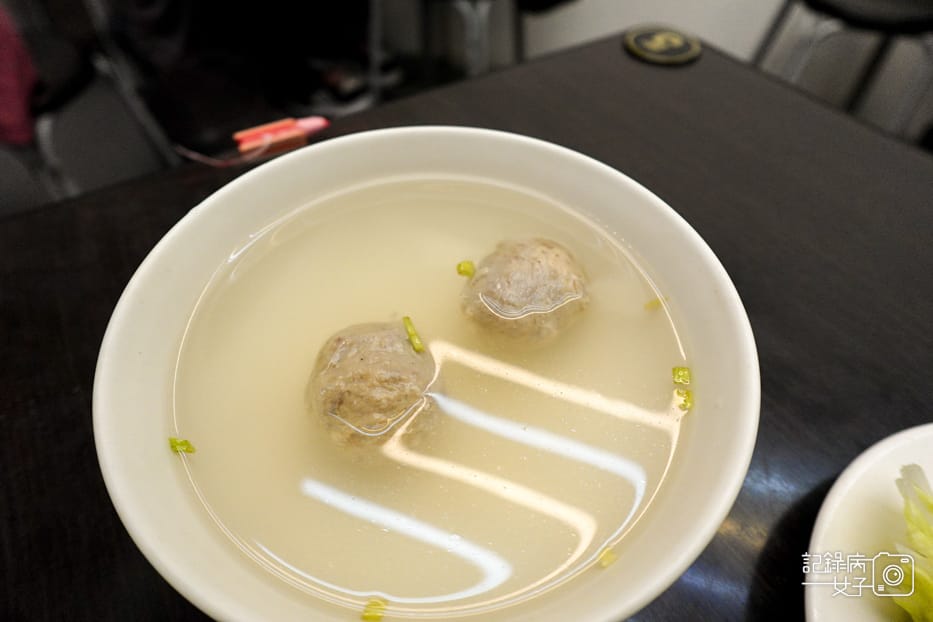 22通化臨江街夜市梁鑫雞肉飯專門店海南雞醬油膏雞腿.jpg 22通化臨江街夜市梁鑫雞肉飯專門店海南雞醬油膏雞腿.jpg