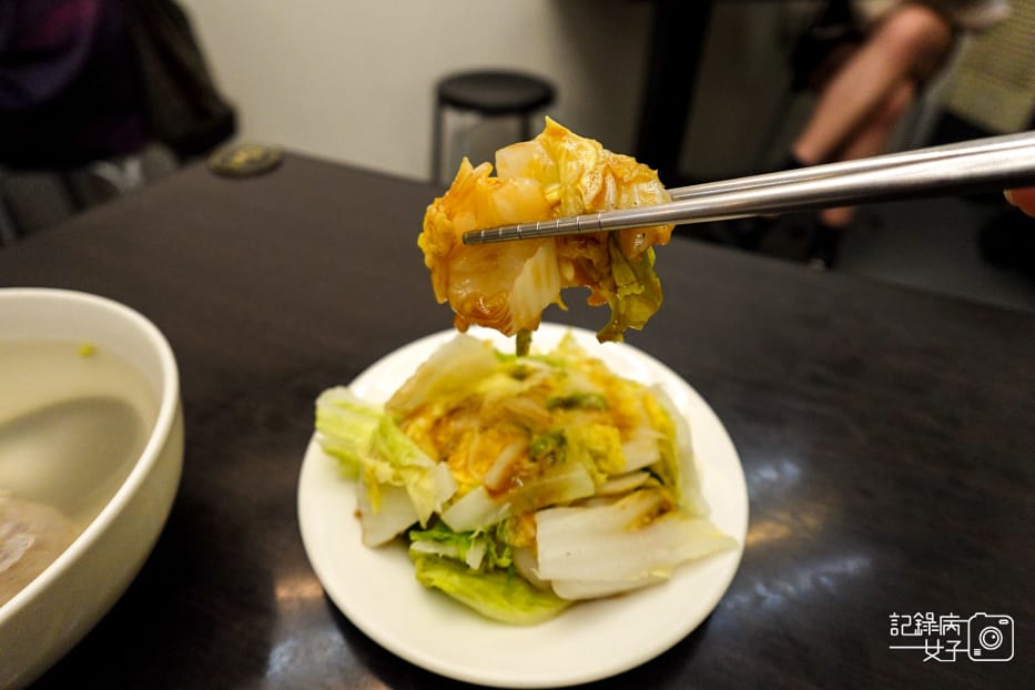 21通化臨江街夜市梁鑫雞肉飯專門店海南雞醬油膏雞腿.jpg 21通化臨江街夜市梁鑫雞肉飯專門店海南雞醬油膏雞腿.jpg