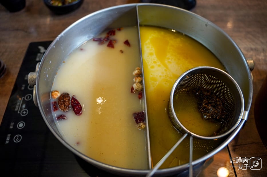 13內湖上官火鍋暮橙·鍋物麻辣青花椒湯茴香蒙古白湯.jpg
