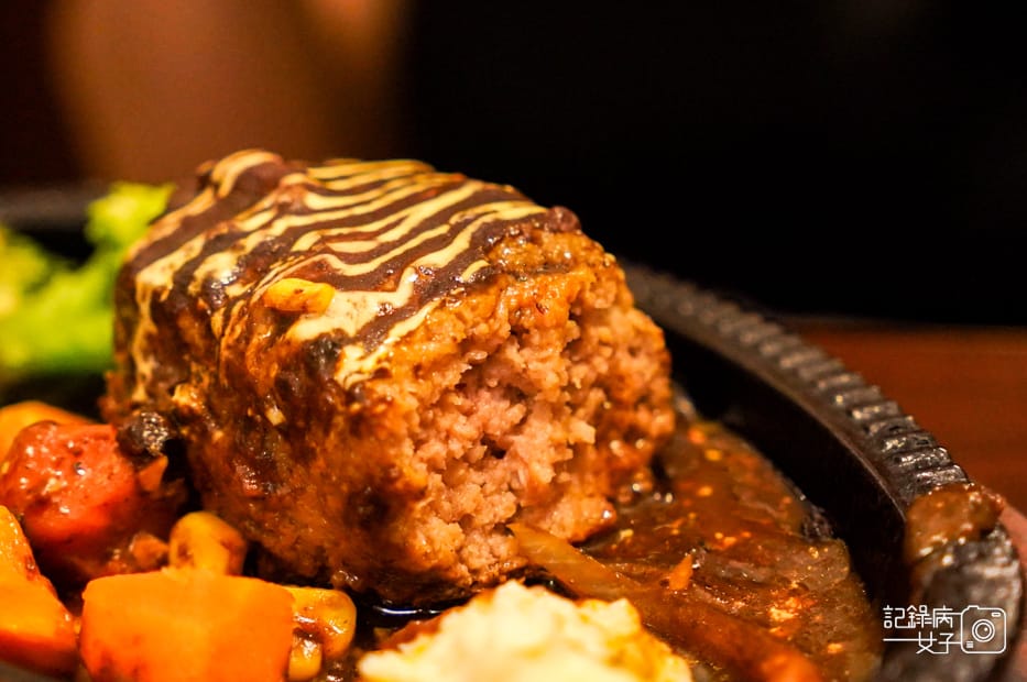 32士林夜市日向洋食 HINATA日劇初戀拿坡里紅醬義大利麵咖哩漢堡排.jpg