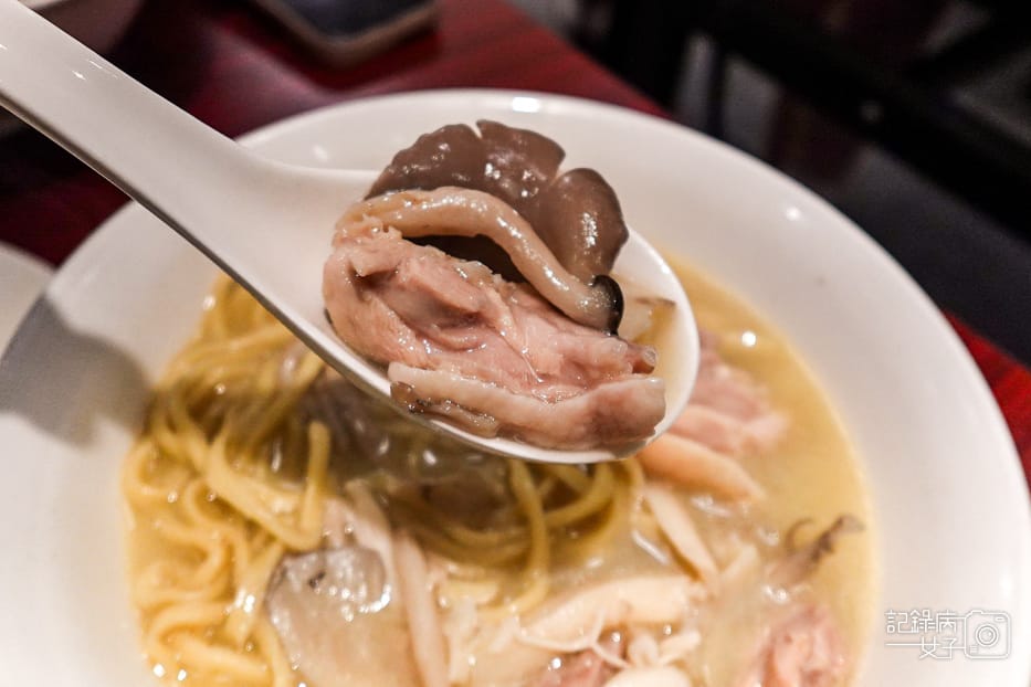 25林森北路宵夜雞湯榮麵食館老火百菇雞湯麵.jpg