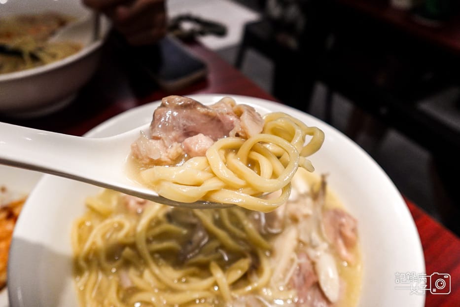 28林森北路宵夜雞湯榮麵食館老火百菇雞湯麵.jpg